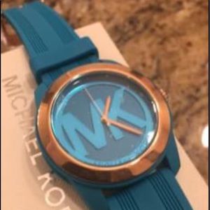 Woman MK watch